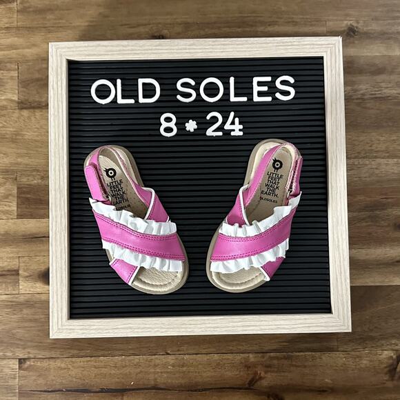 Old Soles Queen Ruffled Sandals Fuchsia Pink Snow White Leather Slingbacks 8 - Picture 1 of 9